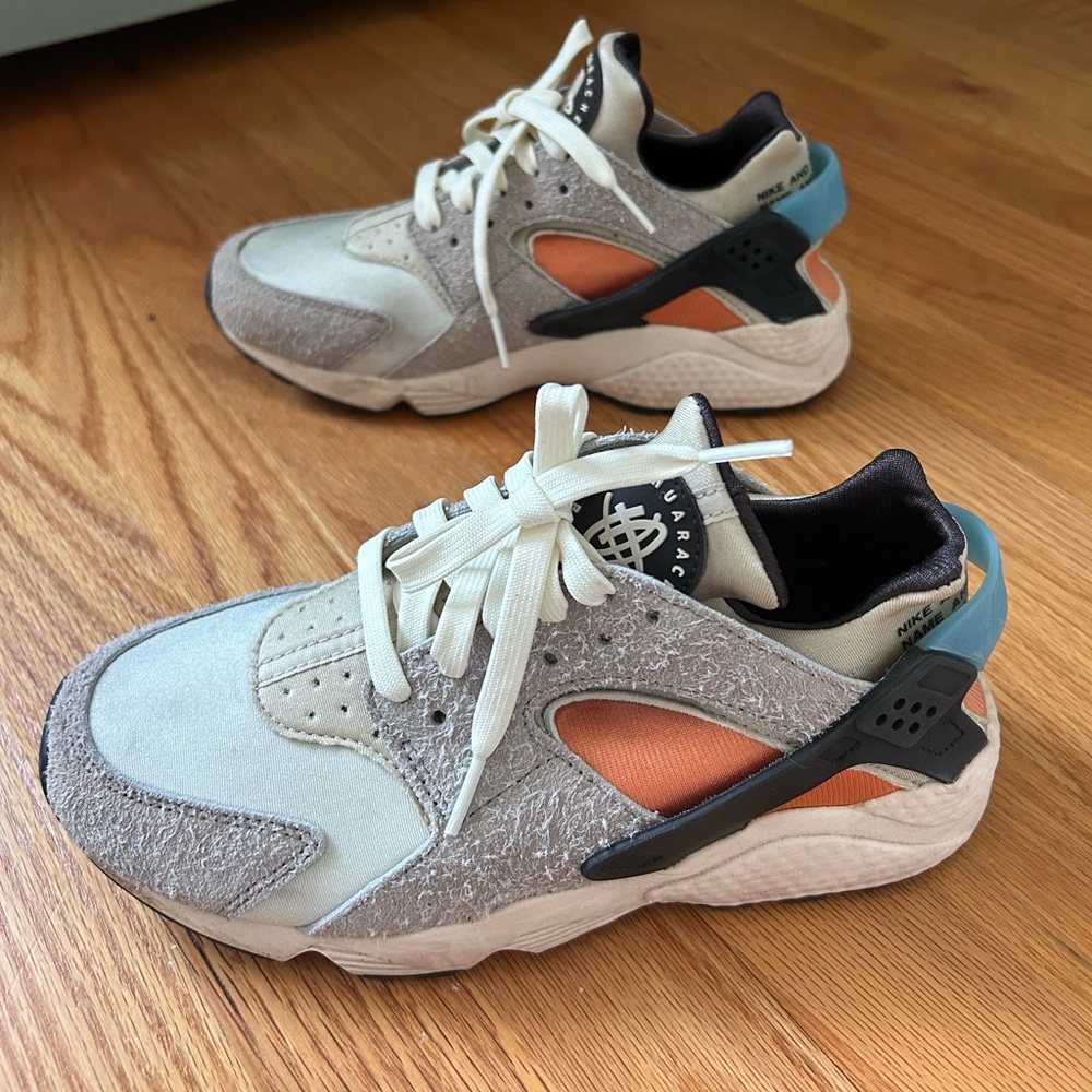Nike Air Huraches, size 8, great condition